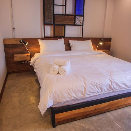 The Arak Bed Bar And Hostel Čiang Mai Pokoj fotografie