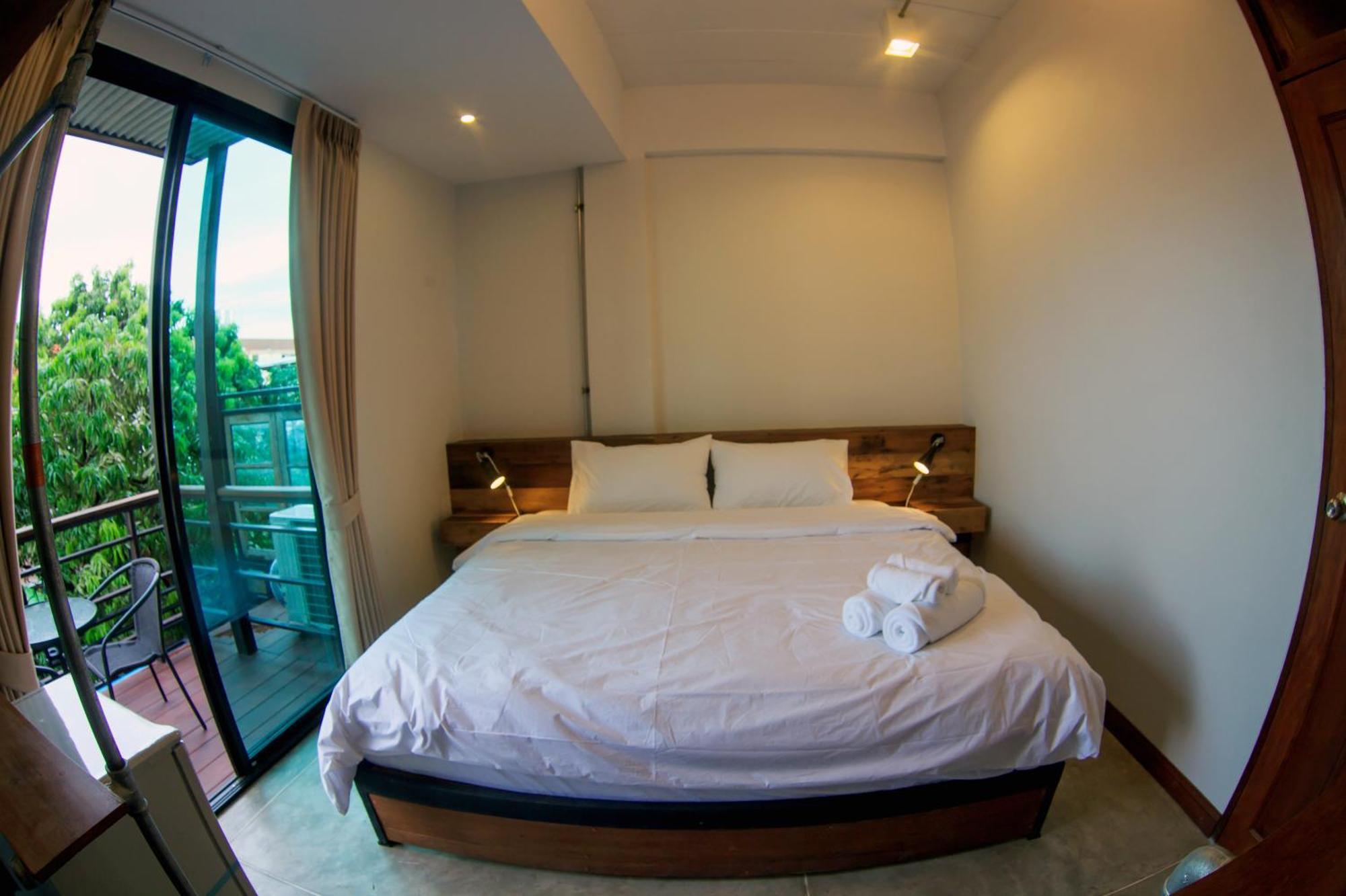 The Arak Bed Bar And Hostel Čiang Mai Pokoj fotografie