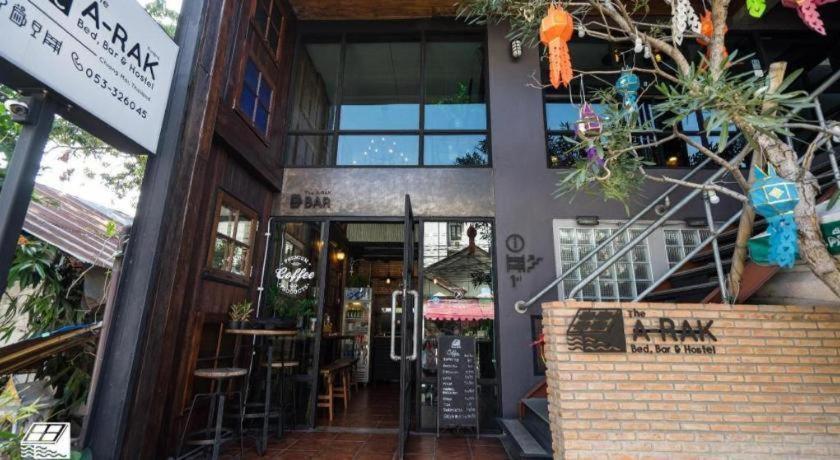 The Arak Bed Bar And Hostel Čiang Mai Exteriér fotografie