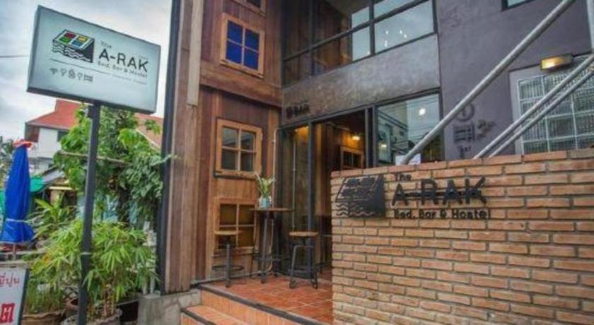 The Arak Bed Bar And Hostel Čiang Mai Exteriér fotografie