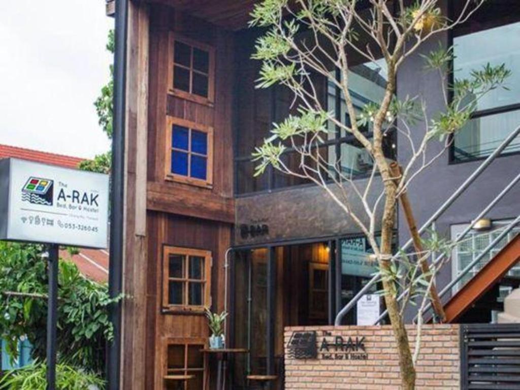 The Arak Bed Bar And Hostel Čiang Mai Exteriér fotografie