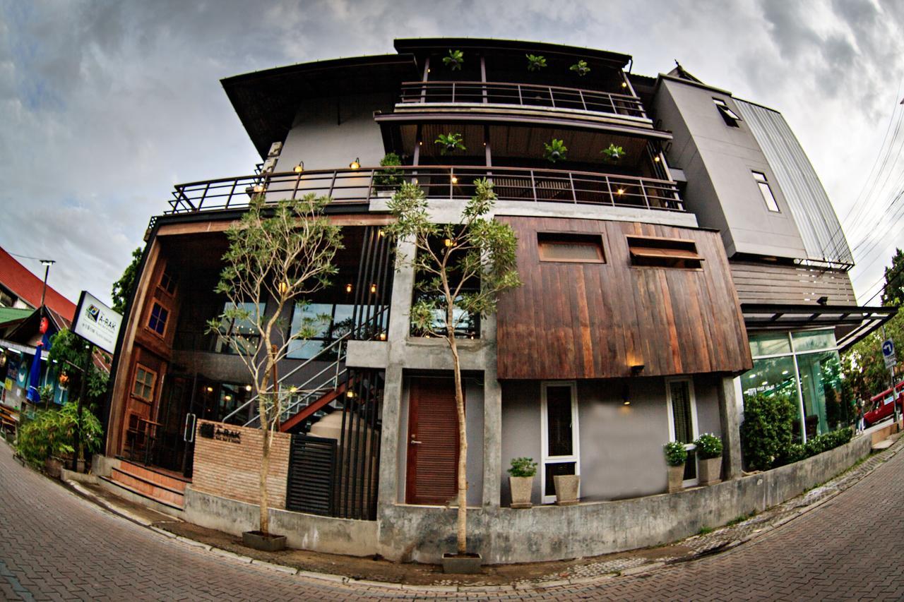 The Arak Bed Bar And Hostel Čiang Mai Exteriér fotografie