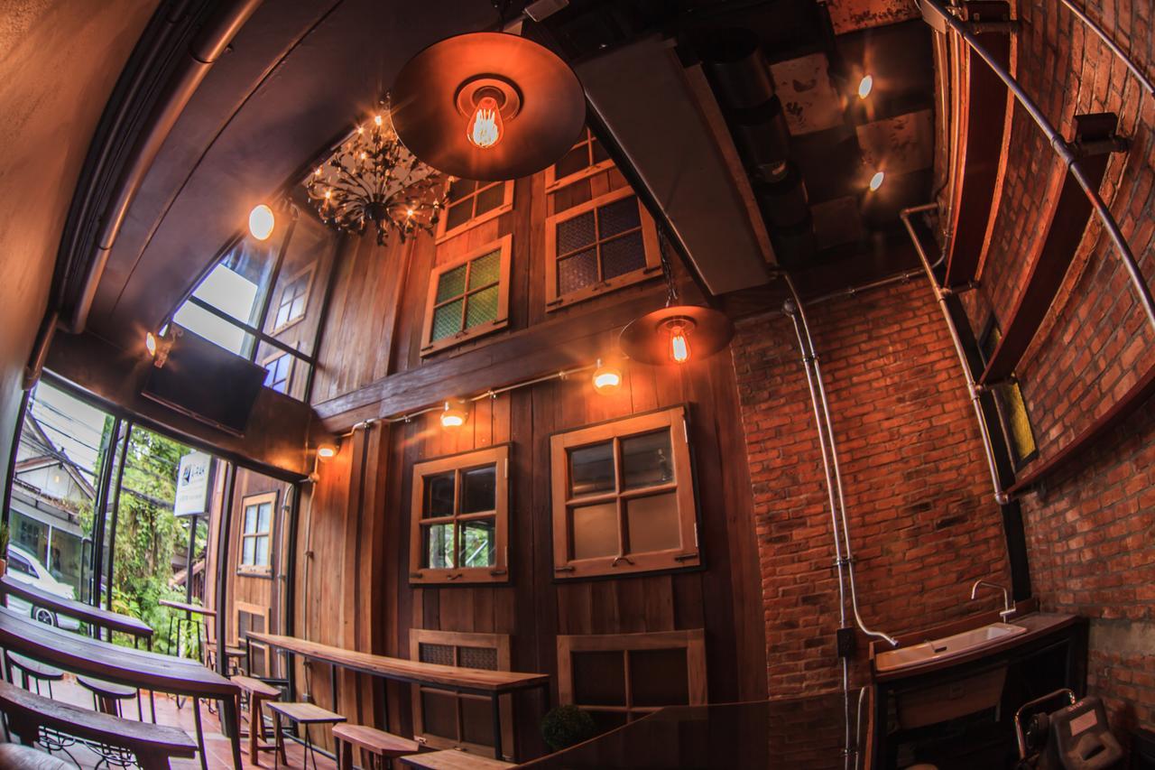 The Arak Bed Bar And Hostel Čiang Mai Exteriér fotografie