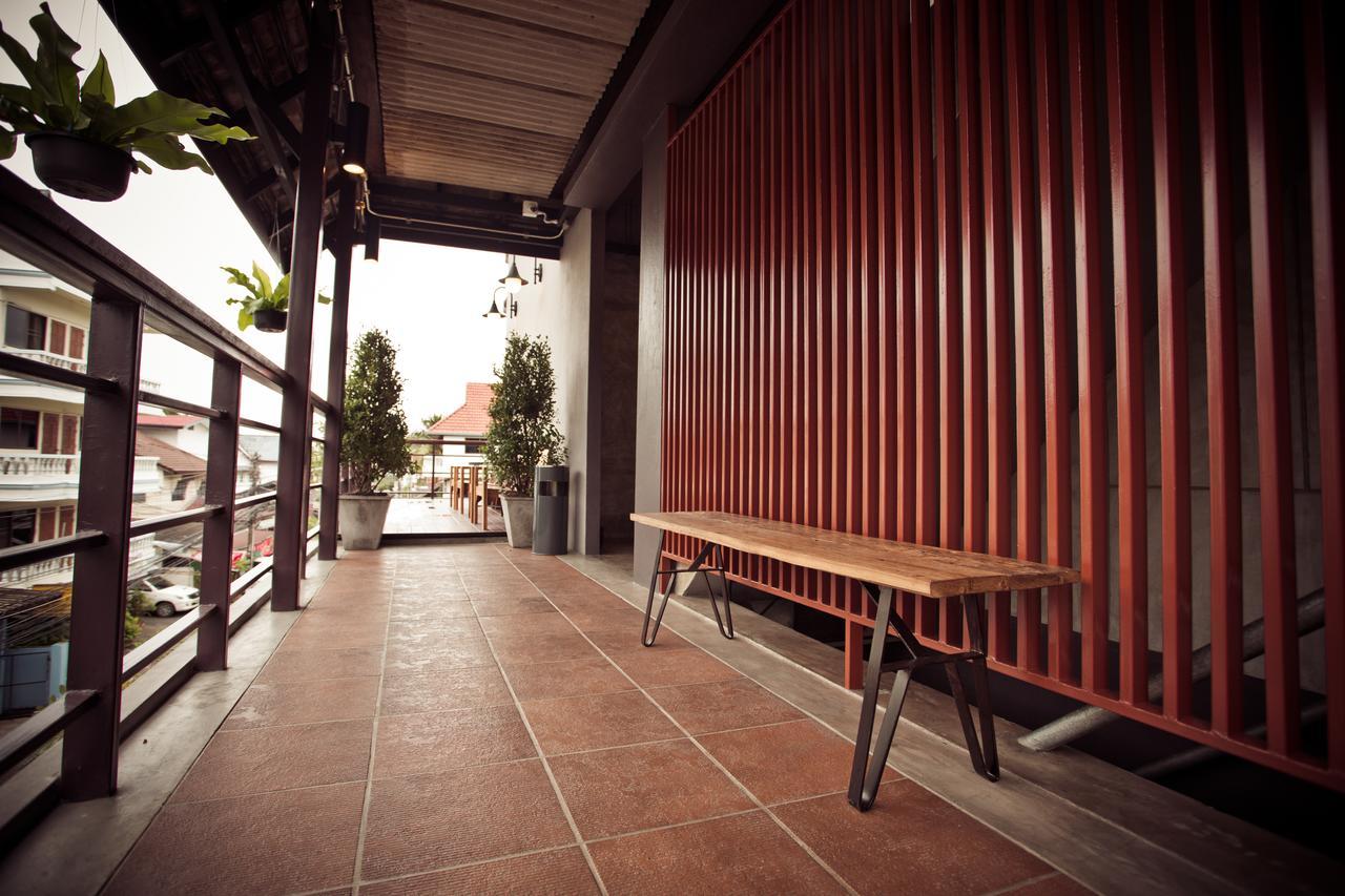 The Arak Bed Bar And Hostel Čiang Mai Exteriér fotografie