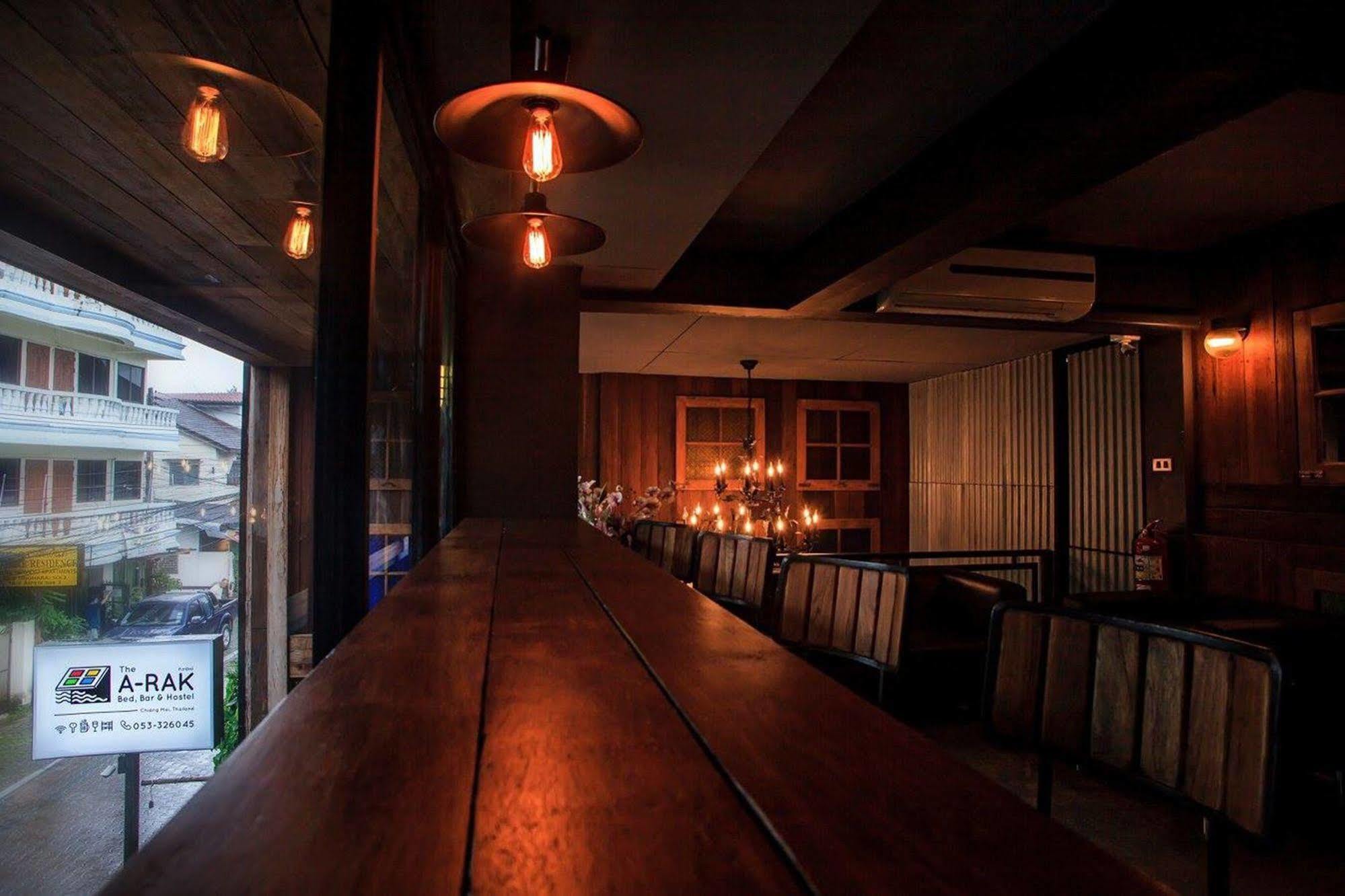 The Arak Bed Bar And Hostel Čiang Mai Exteriér fotografie